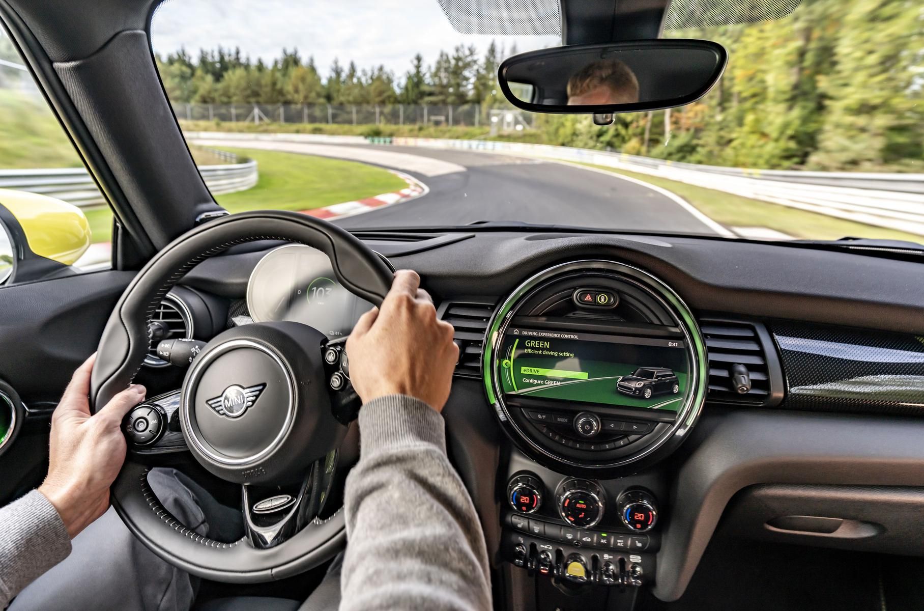 Під час заїзду планують зовсім не використовувати гальма - фото 1