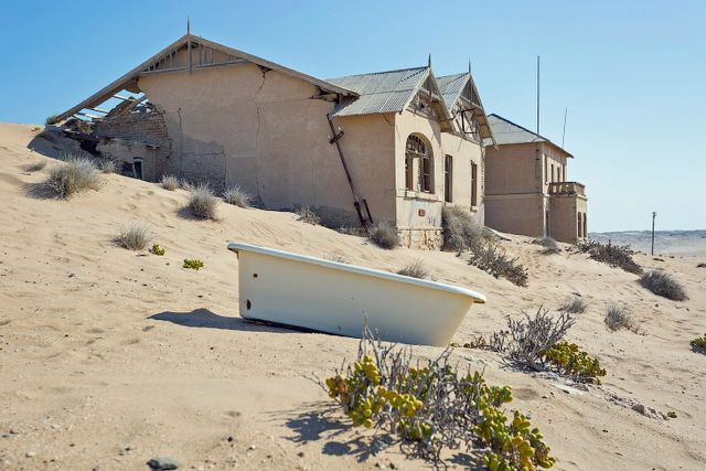 Місто-привид, що вражає інопланетними пейзажами - фото 362396
