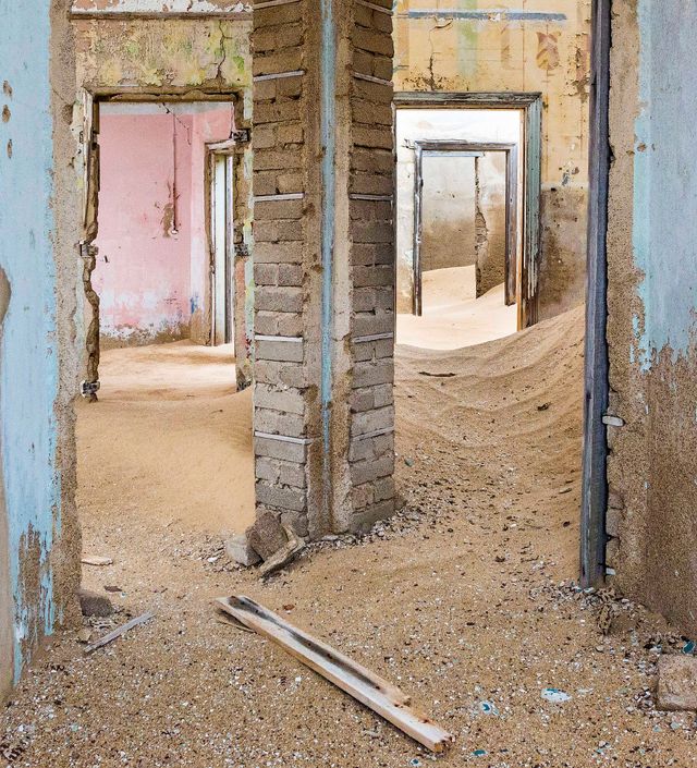 Місто-привид, що вражає інопланетними пейзажами - фото 362407