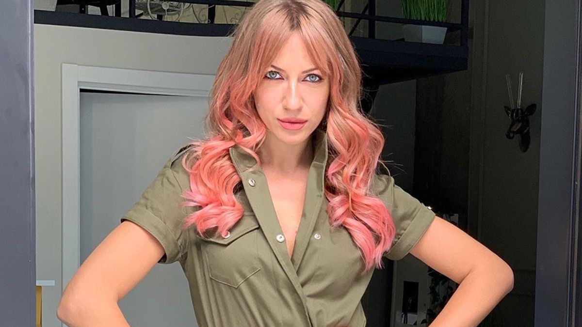 Леся Нікітюк вразила зухвалим образом в шкіряних ботфортах