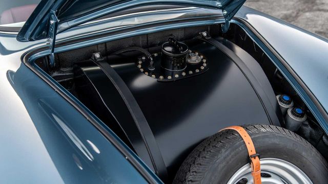 Розкішний Porsche 1959 перетворили на кабріолет - фото 362540