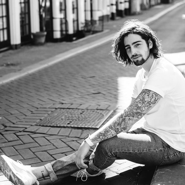 Найкучерявіші українські артисти: зіркова добірка до Дня кучерявих людей - фото 362566