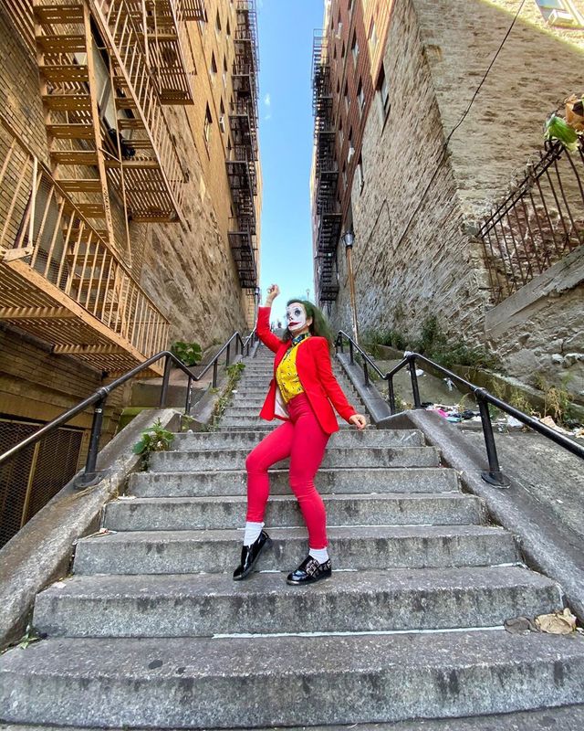 Сходи з Джокера: непримітну локацію Бронкса наповнили туристи і блогери (фоторепортаж) - фото 362818