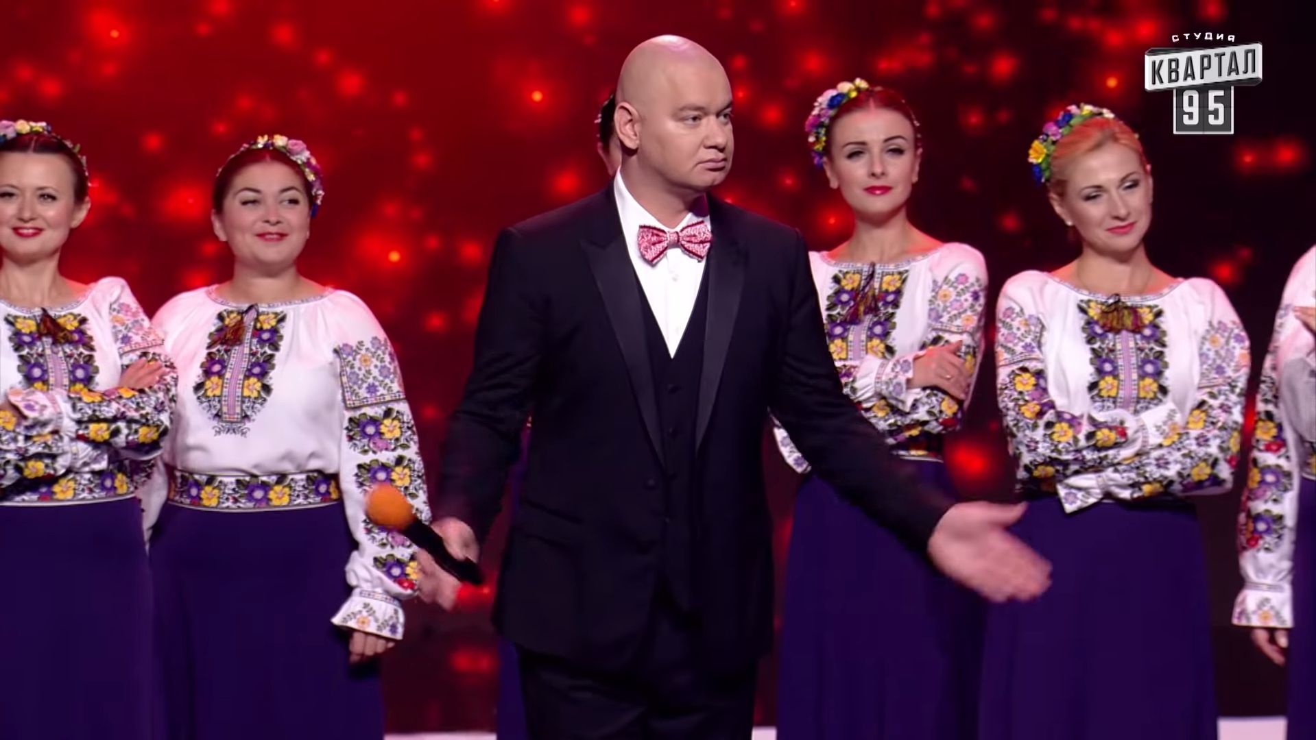 Виступ Хора Верьовки: у мережі з'явився гострий мем щодо скандальної пісні (фото)