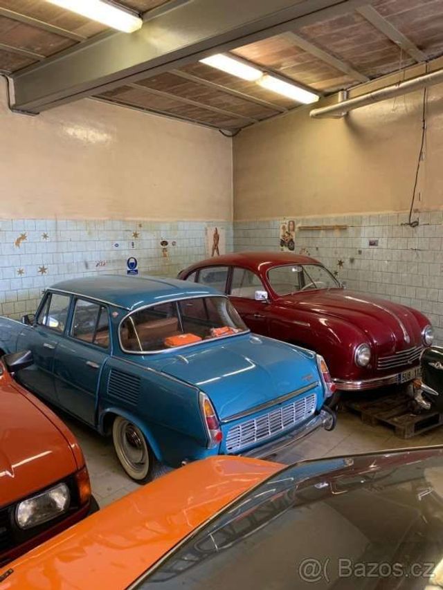 У мережі показали колекцію раритетних автомобілів Skoda - фото 362859