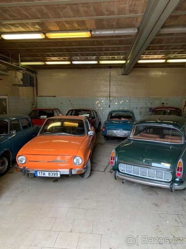 У мережі показали колекцію раритетних автомобілів Skoda - фото 362863