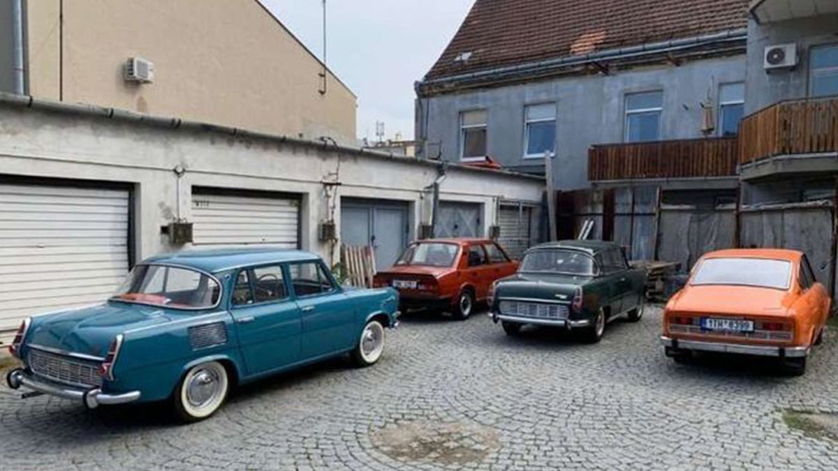 У мережі показали колекцію раритетних автомобілів Skoda