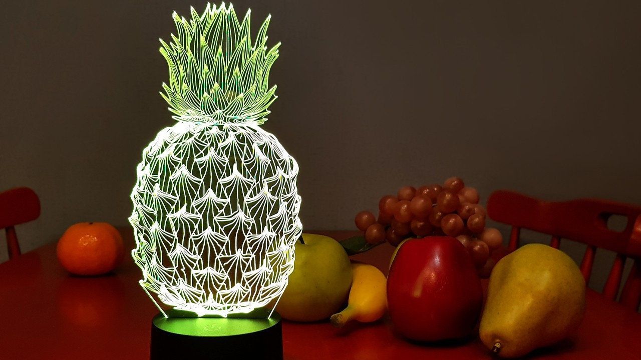 Лікарі розповіли, кому особливо корисно їсти ананас