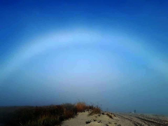 На узбережжі Азовського моря зняли незвичайне явище - фото 362905