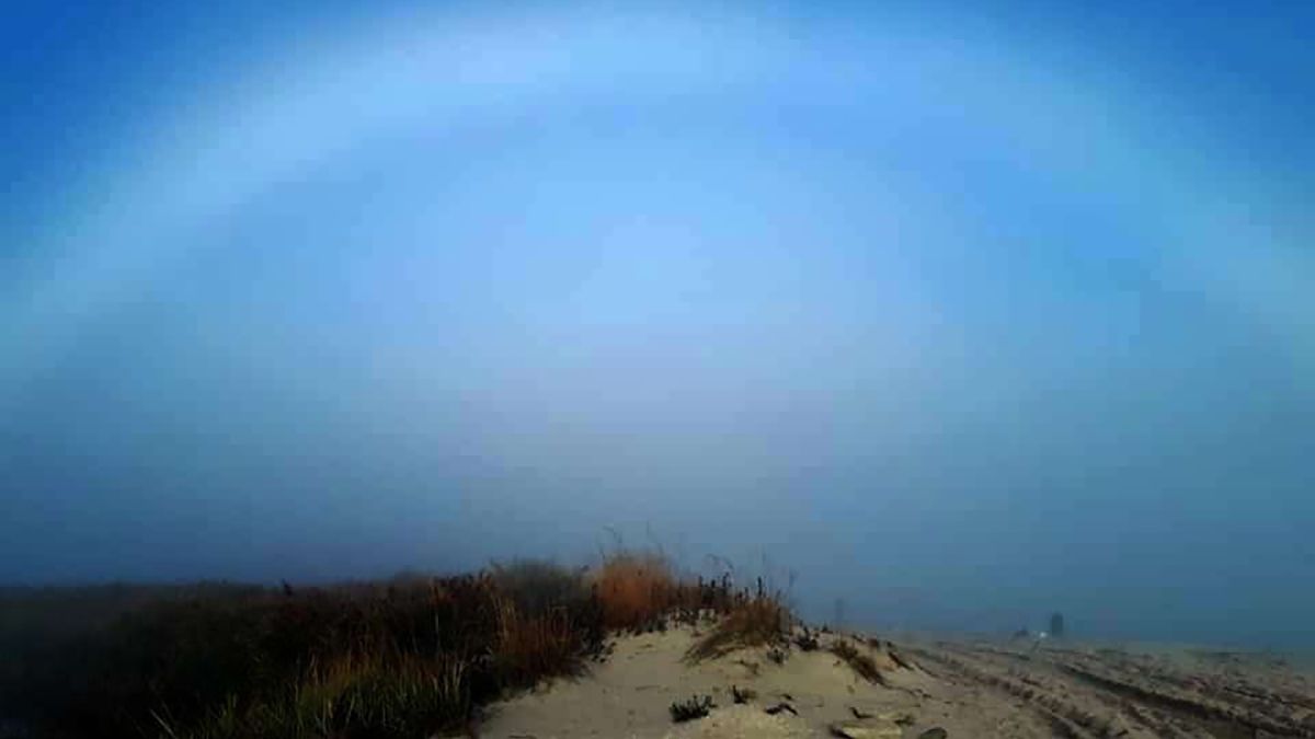 На узбережжі Азовського моря зняли незвичайне явище