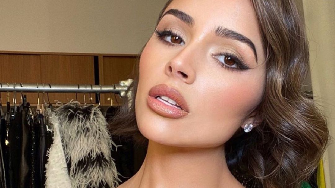 Міс Всесвіт 2012 показала форми у крихітному купальнику