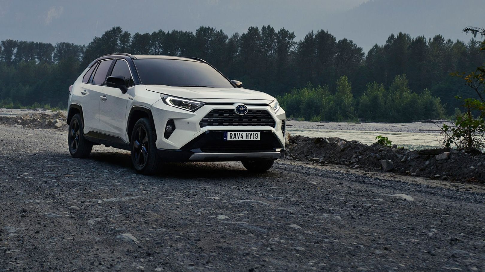 Експерти розповіли про найкращі кросовери для зими