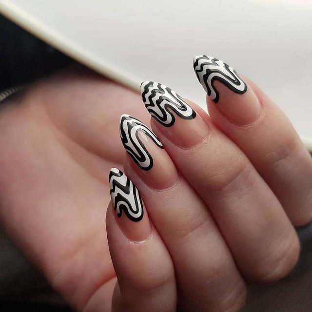 Манікюр на Хеловін 2020: модні тренди дизайну нігтів у фото - фото 363066