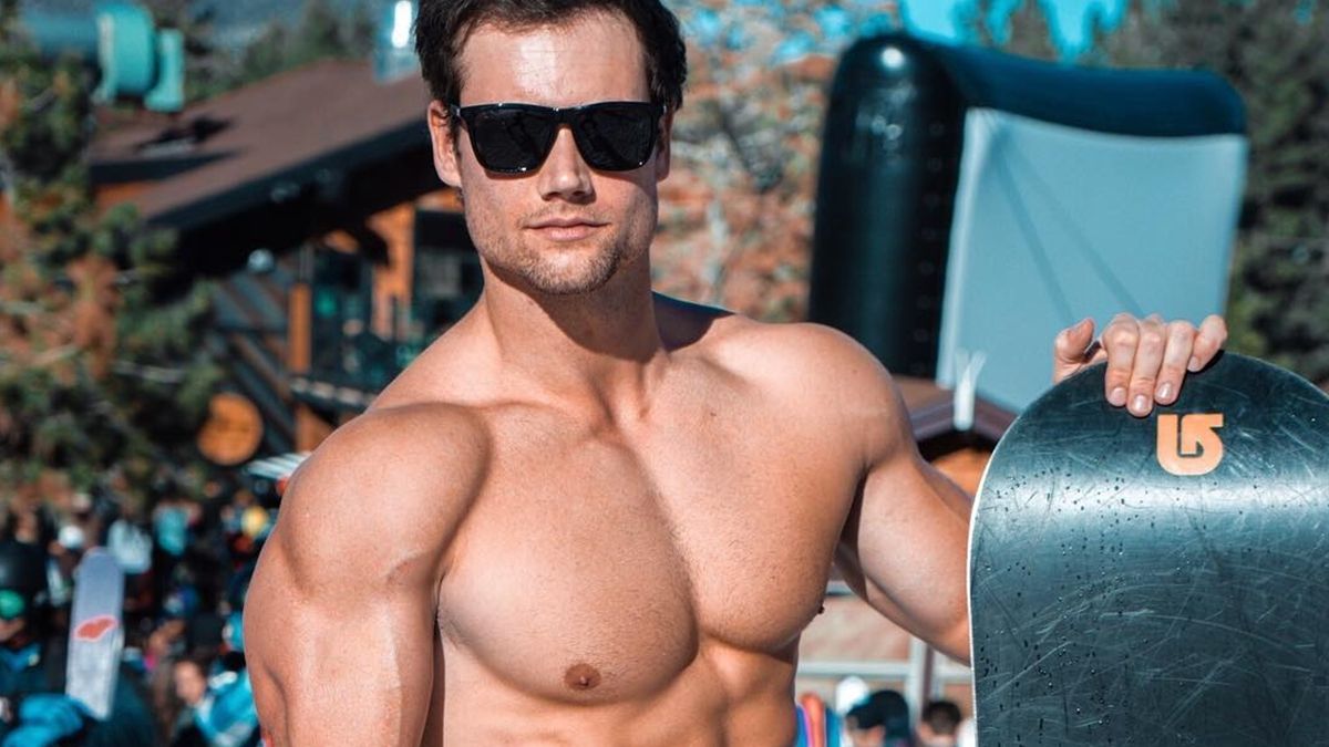 Блогер показав, як отримати ефектне фото з ідеальним пресом: відеоінструкція