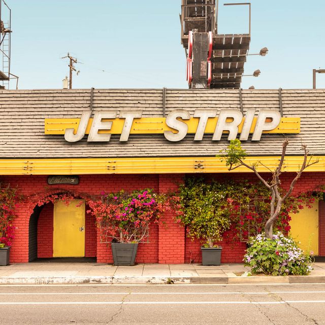 Як виглядають придорожні стрип-клуби у США: яскравий фотопроєкт - фото 363230