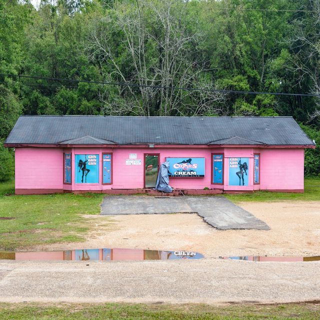 Як виглядають придорожні стрип-клуби у США: яскравий фотопроєкт - фото 363241