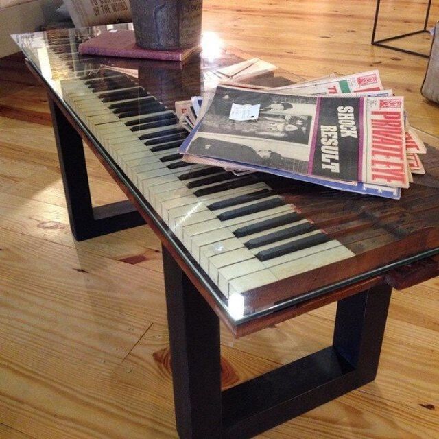 Старі піаніно перетворили у стильні меблі: ідеї для декору - фото 363381