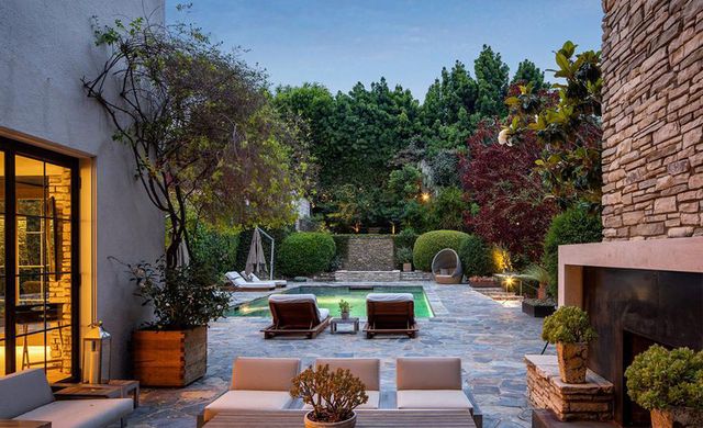 Будинок Дженніфер Еністон і Бреда Пітта продається за шалену суму: розкішні фото - фото 363537