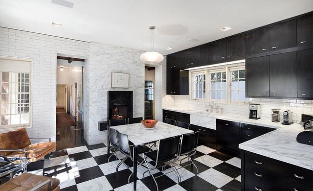 Будинок Дженніфер Еністон і Бреда Пітта продається за шалену суму: розкішні фото - фото 363539