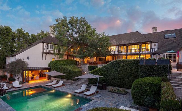 Будинок Дженніфер Еністон і Бреда Пітта продається за шалену суму: розкішні фото - фото 363541