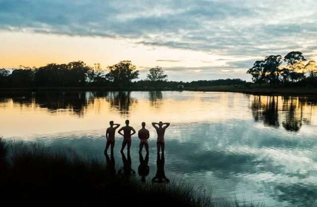 Австралійські студенти знялися голими для календаря (18+) - фото 363547