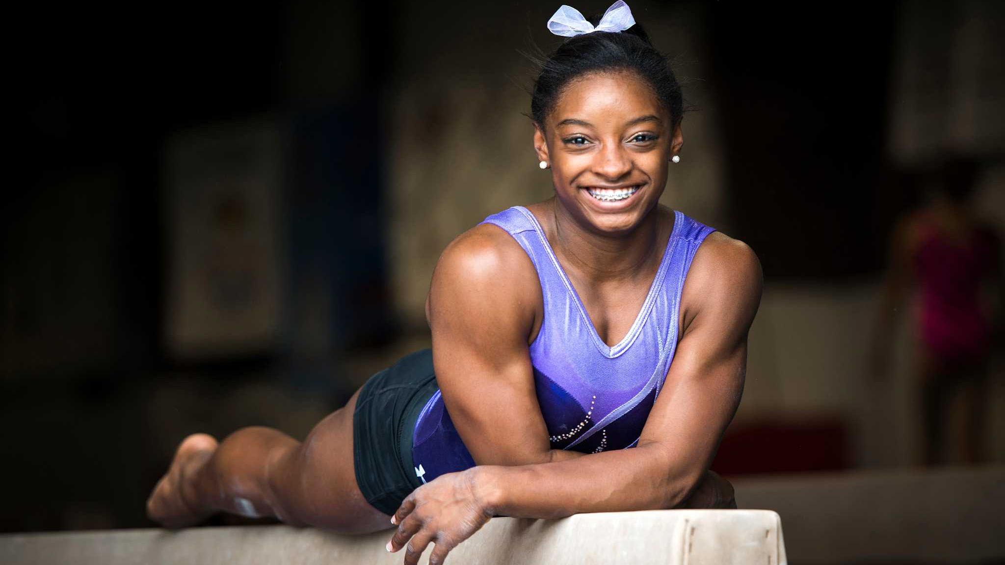 Відома гімнастка виконала неймовірний стрибок і вразила фанатів: відео