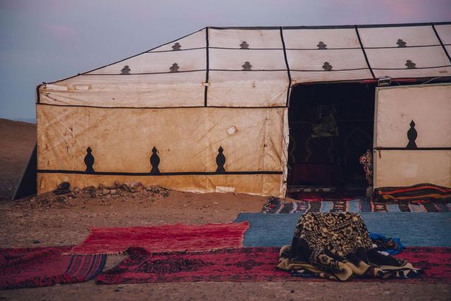 Помаранчевий пісок: пустеля Марокко в яскравих знімках - фото 363937