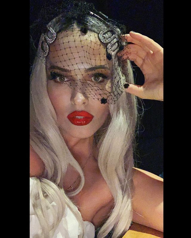 Сексуальна Даша Астаф'єва показала найпікантніші образи тижня - фото 364197