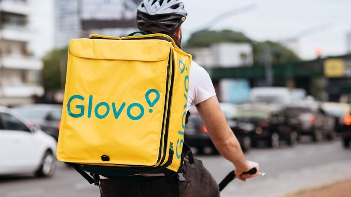 Що найчастіше замовляють у кур'єрів Glovo в різних містах України: цікава інфографіка