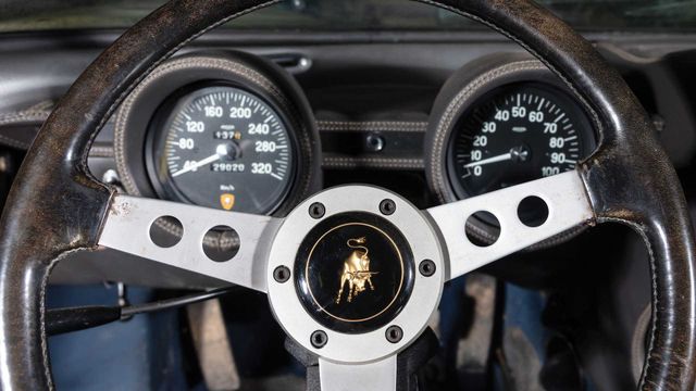 Забуту Lamborghini 1969 року продали за шалену суму - фото 364432