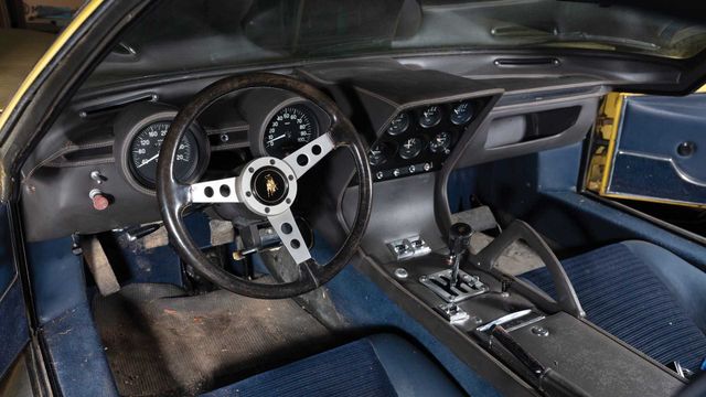 Забуту Lamborghini 1969 року продали за шалену суму - фото 364434