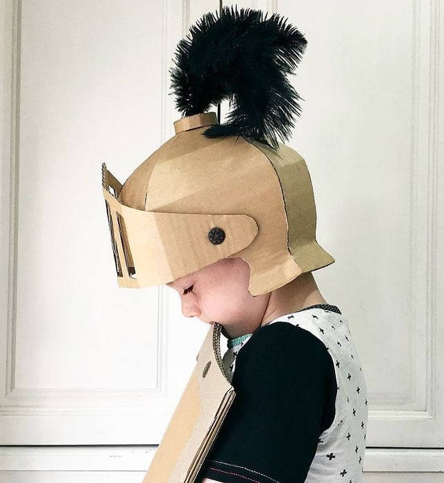 Австралійка робить картонні костюми на Хеловін, які дивують (фото) - фото 364822