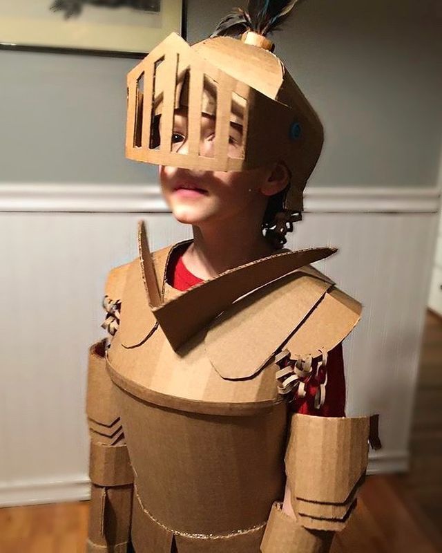 Австралійка робить картонні костюми на Хеловін, які дивують (фото) - фото 364831