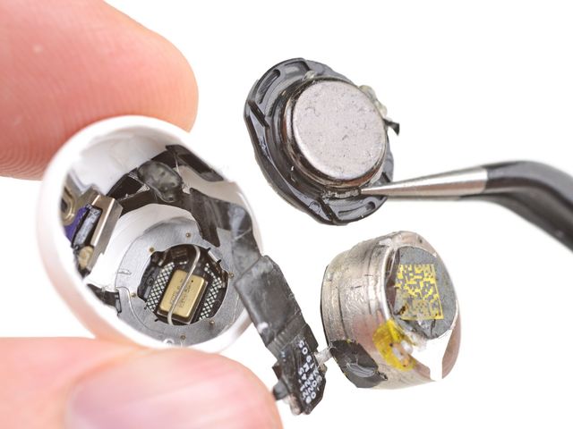 Експерти назвали AirPods Pro одноразовими навушниками - фото 365072