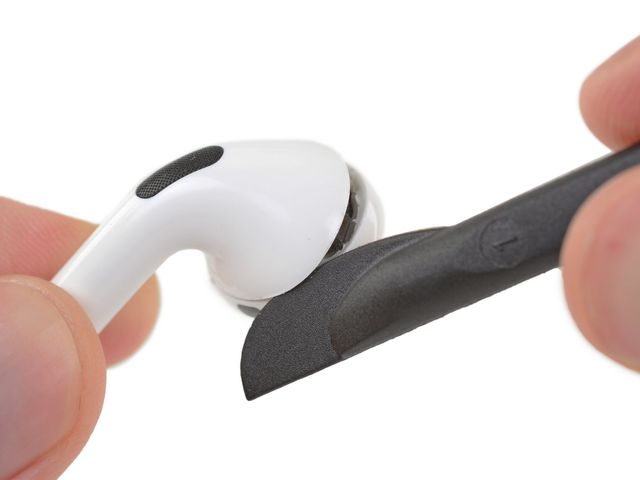 Експерти назвали AirPods Pro одноразовими навушниками - фото 365073