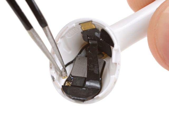 Експерти назвали AirPods Pro одноразовими навушниками - фото 365075