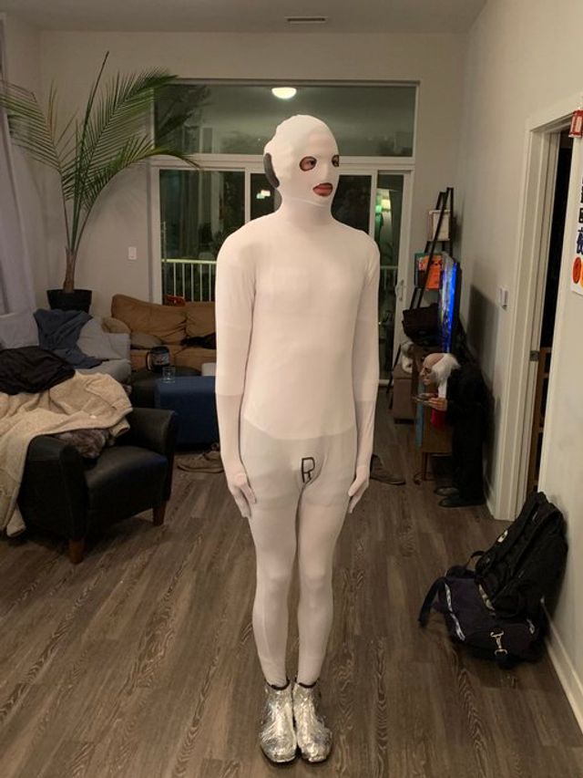 Як у світі відсвяткували Хеловін: добірка найцікавіших костюмів - фото 365216