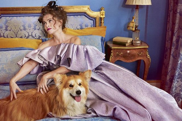 Зірка Гаррі Поттера знялась у розкішній фотосесії: Єлизавета ІІ оцінила б - фото 365272