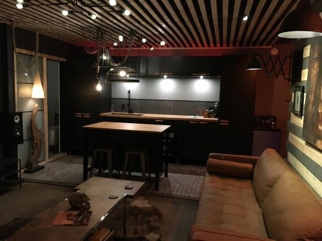 Дизайнер звів дім своєї мрії з вантажних контейнерів (фото) - фото 365427