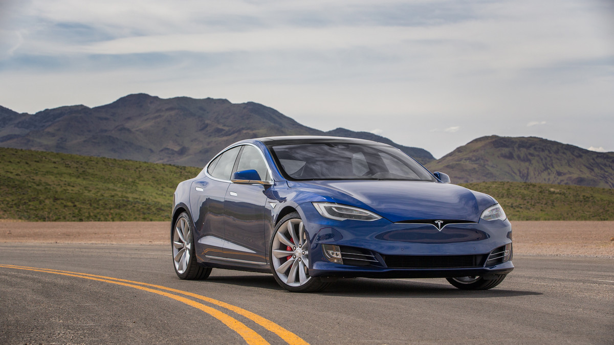 Tesla Model S стала ще потужнішою - фото 1