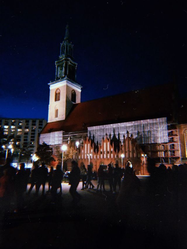 У Берлін їдуть за емоціями: що дивитися у столиці Німеччини і як не збанкрутувати у метро - фото 365595