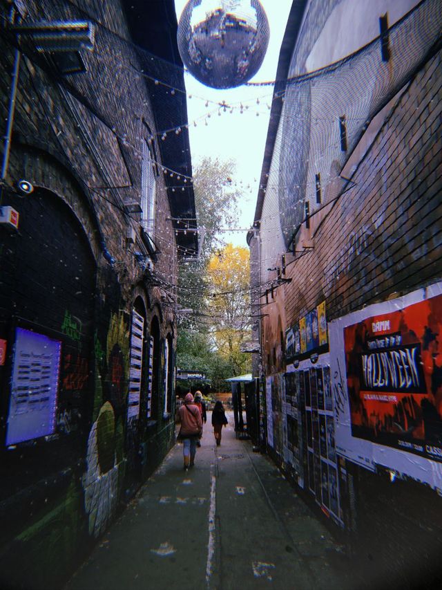 У Берлін їдуть за емоціями: що дивитися у столиці Німеччини і як не збанкрутувати у метро - фото 365605