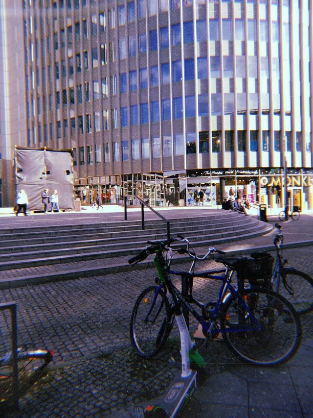 У Берлін їдуть за емоціями: що дивитися у столиці Німеччини і як не збанкрутувати у метро - фото 365609