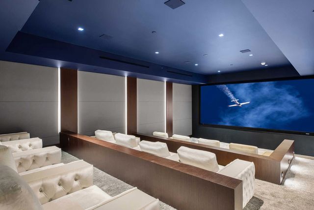 У Беверлі Хіллз виставили на продаж будинок зі скелетом динозавра: ефектні фото - фото 365860