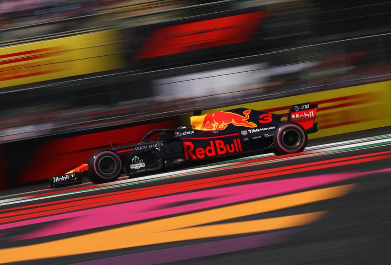 Як збирають болід Формули-1: ефектне відео