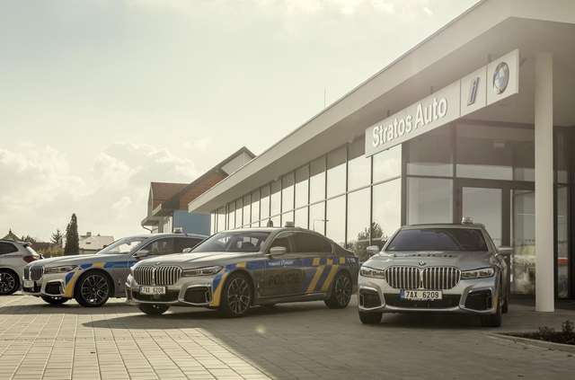 На стражі порядку: чеські копи їздитимуть на новеньких BMW 7 серії - фото 365961