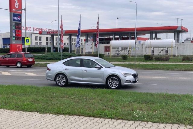 Нову Skoda Octavia вперше показали на офіційному відео - фото 366087