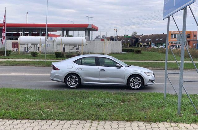 Нову Skoda Octavia вперше показали на офіційному відео - фото 366088