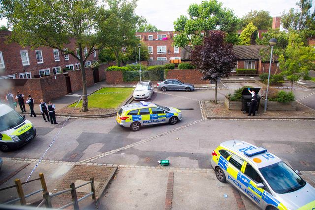 Реальне життя на околицях Лондона: захопливі фото - фото 366196