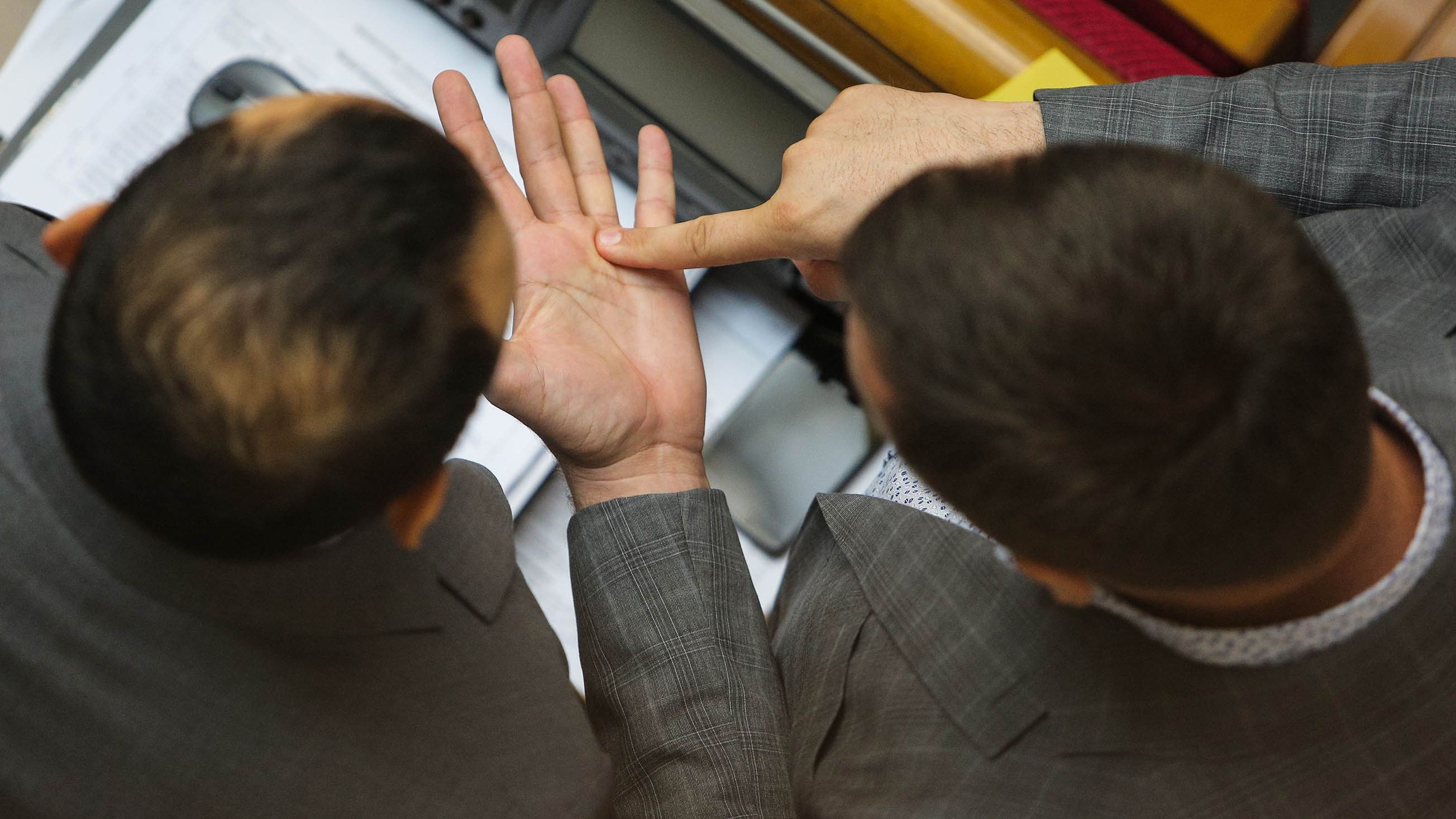 Антирейтинг жовтня: які депутати прогуляли найбільше засідань Ради